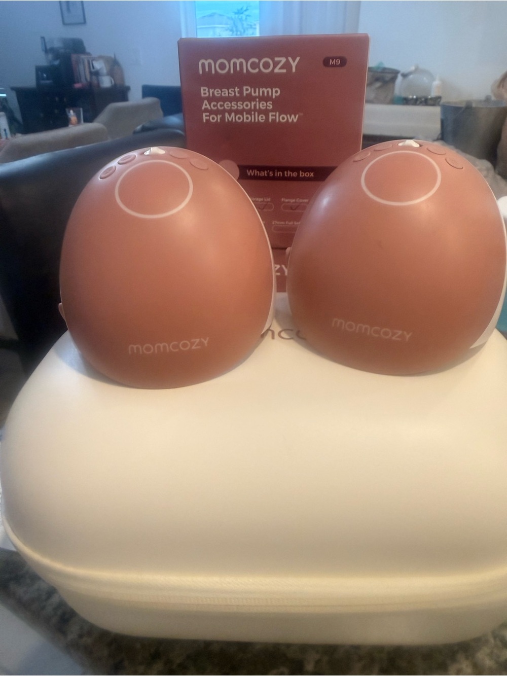 Momcozy M9 and Accessories
